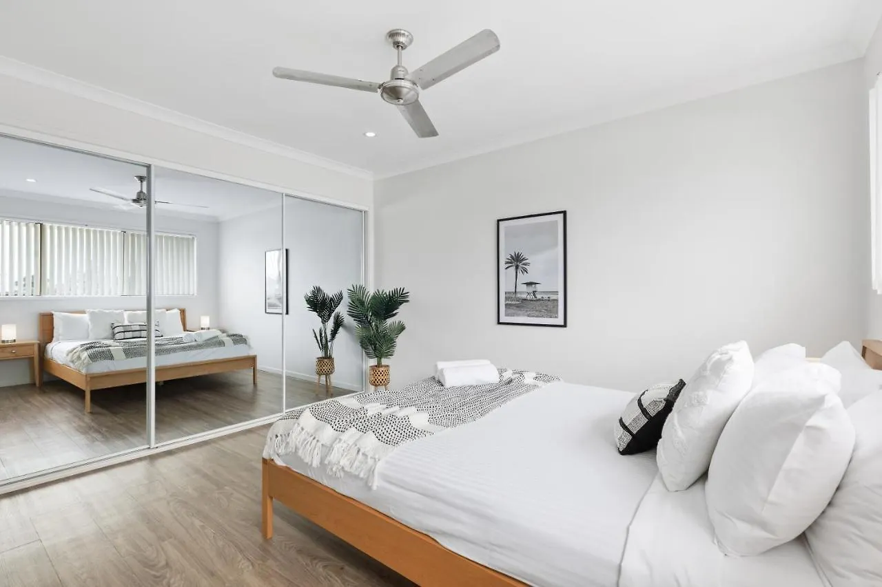 Dom wakacyjny 3Br, 3Bth, Walk To Beach & City Centre Maroochydore